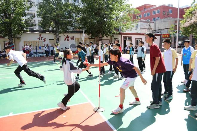 逐风奔跑 跃动梦想——学院路小学2025年田径运动会活力启幕(图9)
