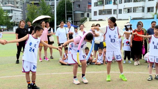 普定县举办2025年全民健身日趣味运动会(图2)