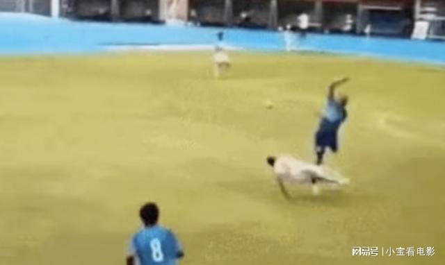 运动员曹某某恶意踢人！上海队球员左腿骨折处罚公布！(图2)