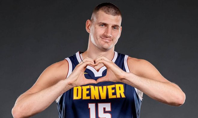 米兰体育：约基奇全明星队友为零？数据彰显“单核”带队含金量