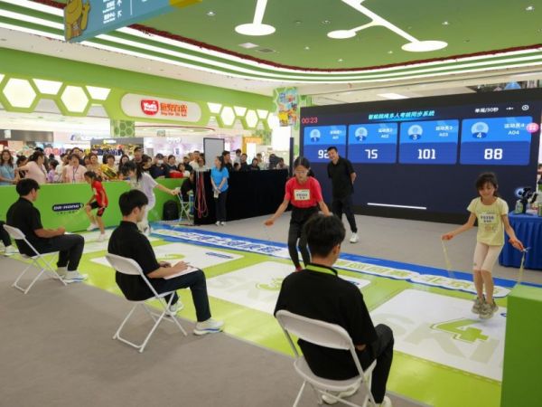 与冠军之师同行江博士健康鞋创始人江炳霖：专业赋能体育事业发展(图2)