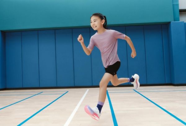 与冠军之师同行江博士健康鞋创始人江炳霖：专业赋能体育事业发展(图3)