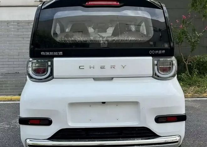 奇瑞QQ冰淇淋更新提供运动版但还是4座(图4)