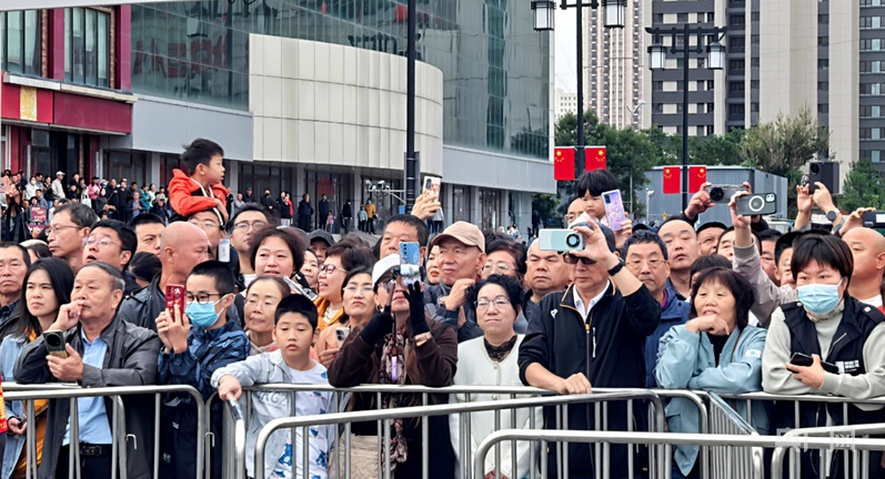 太马激情开赛 “体育+”助推城市发展蓬勃脉动