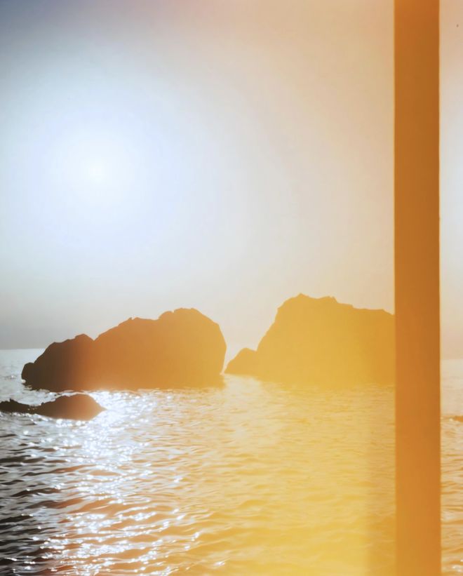 2025 秋冬趋势「琥珀流光」：游牧风、高智风、复古甜酷机能运动风关键单品与面料分析