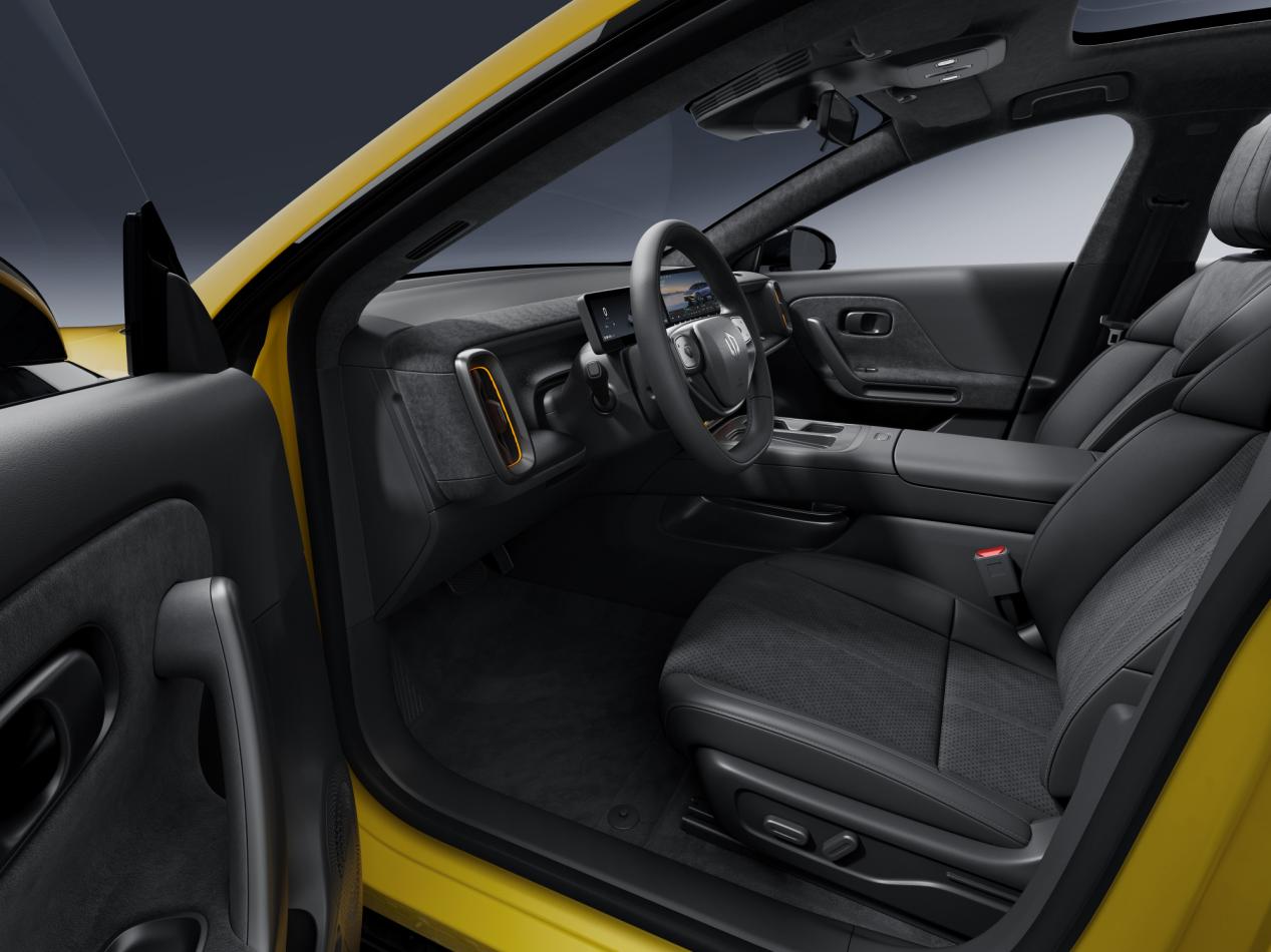 零跑Lafa5内饰图片发布 主打年轻运动