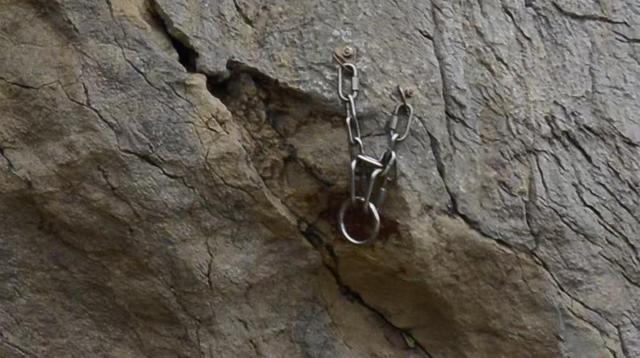 大连海边岩石遭打钉：户外运动别成“生态刺客”丨中听