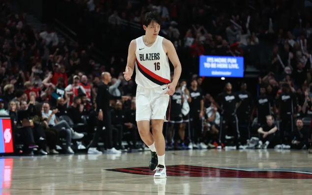 星空体育爆料杨瀚森季前赛犯规不断开季前能否逆风翻盘？(图2)