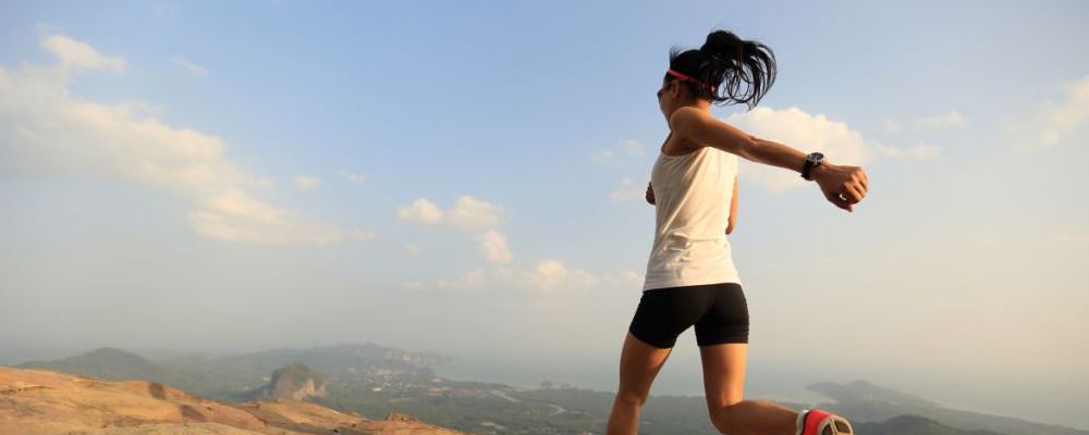 交通安全百日行动 绛县交警巧借中小学田径运动会 校园门口话安全