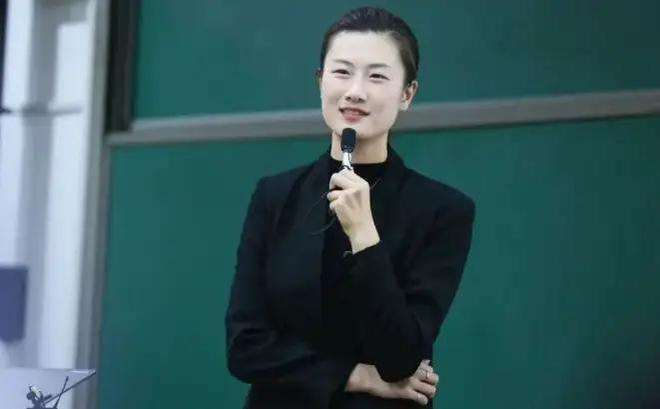 21金冠军丁宁的新决定：不再透支冠军先救回运动员的身体(图5)