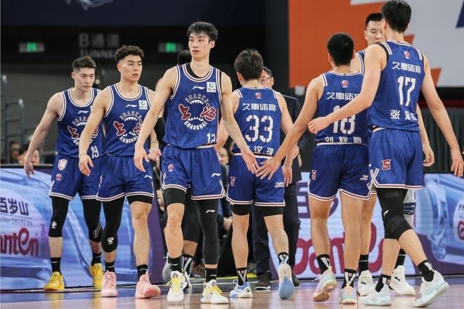 CBA资讯速递上海男篮4外援敲定山西拿下布朗爱德华兹摊牌了