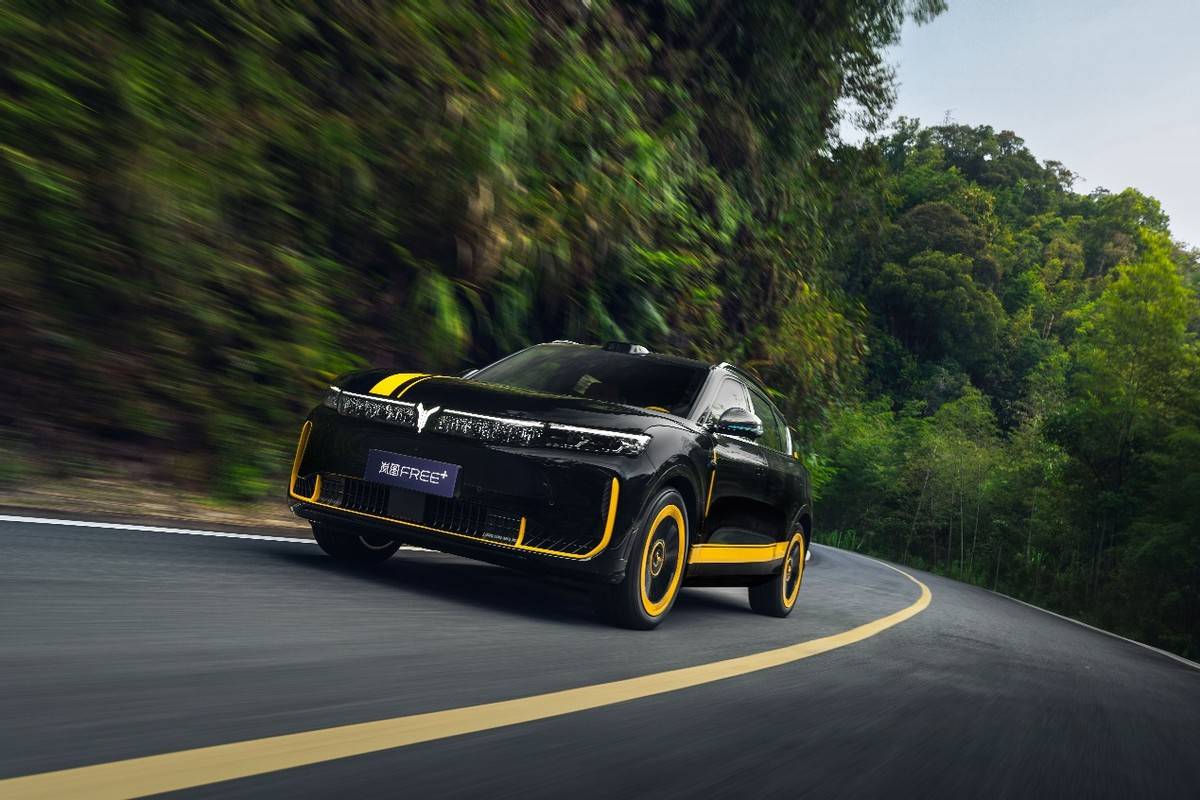 2799万！岚图FREE+运动定制版定义SUV驾控新标