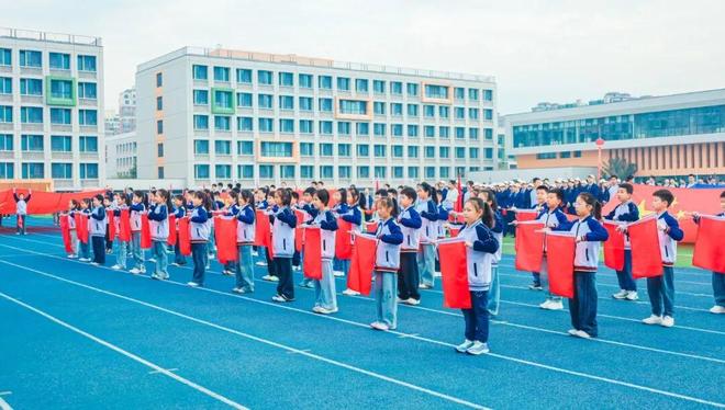 邹平市渤海实验学校第三届体育节暨2025年秋季运动会启幕(图10)