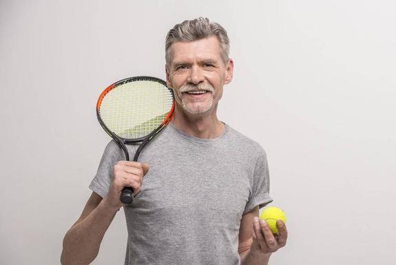 除了饮食运动在老年人保养身体中扮演何角色？(图7)