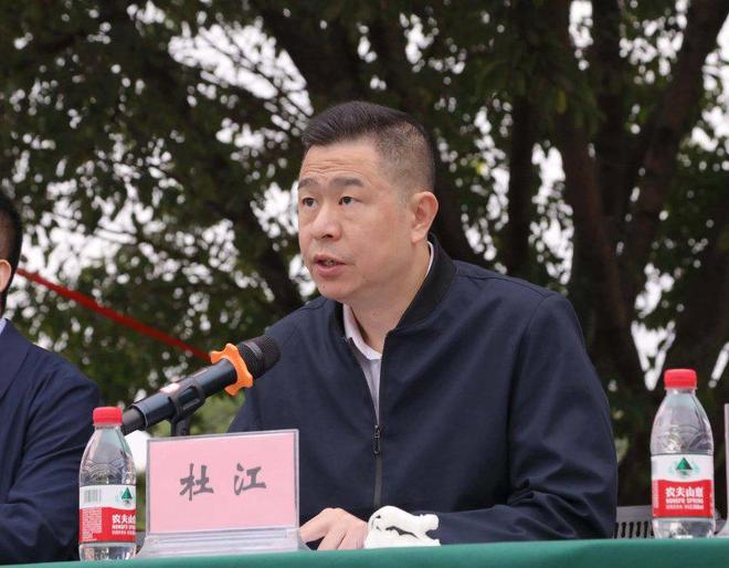 青春当“燃”！重庆机械技师学院田径运动会动感全开