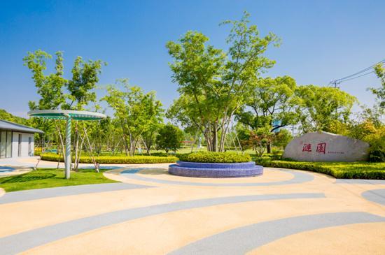 正是运动好时节！快来get金山3个体育健身公园