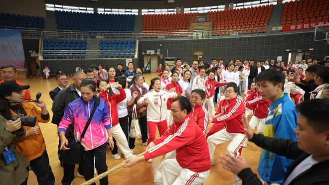 团结拼搏守护健康 重庆医科大学附属北碚医院首届田径运动会成功举行(图3)