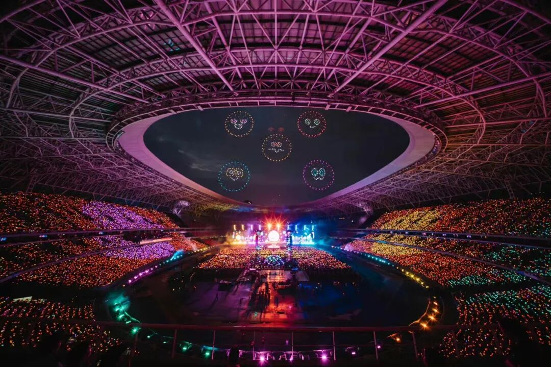 华舰体育集团“体育+演唱会”双擎驱动 点燃城市活力新引擎(图2)