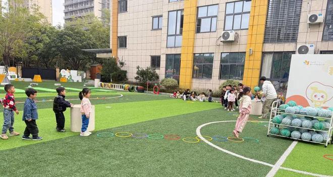 【未成年人教育】“秋日趣运动 悦动悦成长”——仓山区第一中心幼儿园开展秋季趣味运动会(图9)