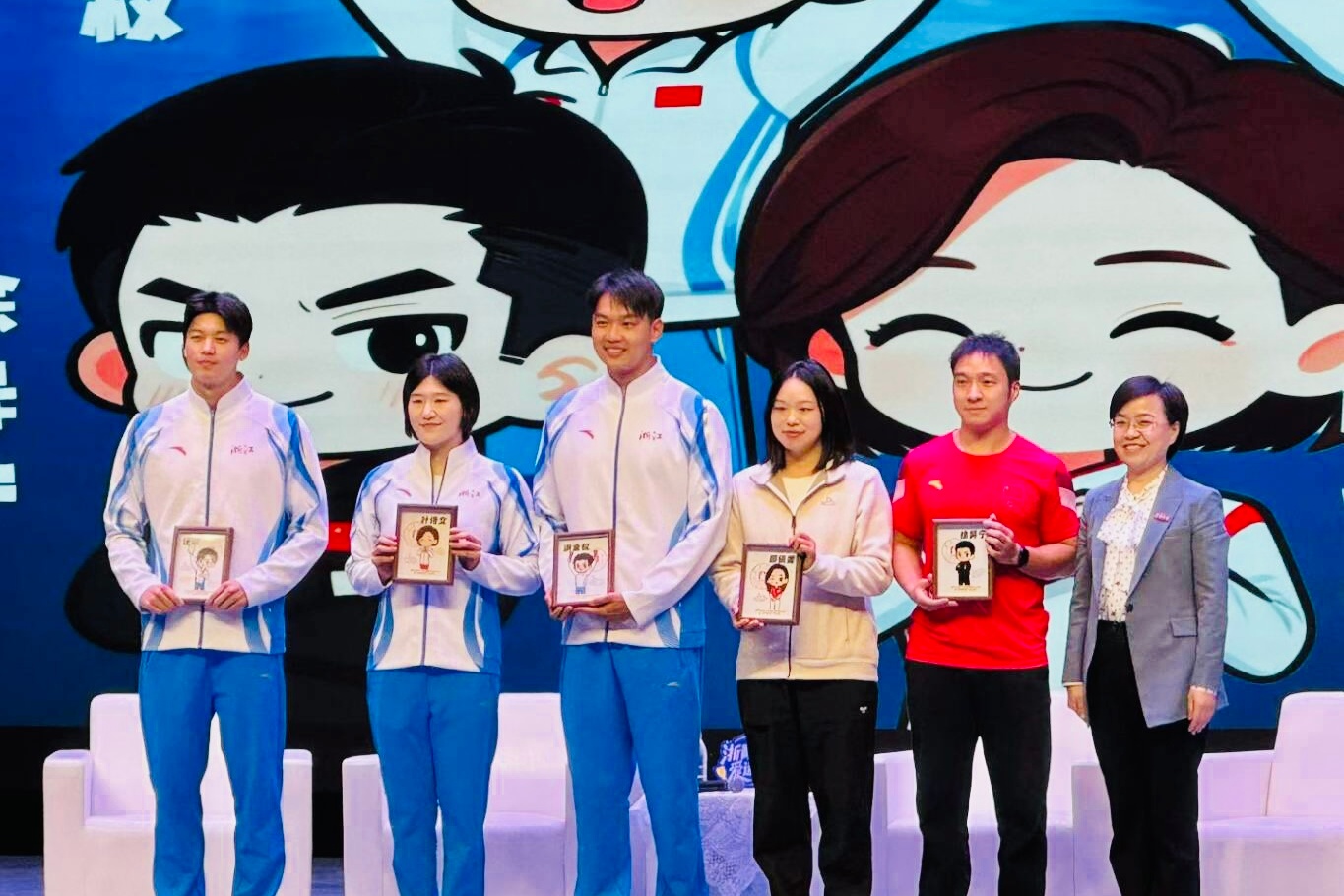 汪顺、叶诗文等泳坛名齐聚 这节“冠军体育课”太顶了