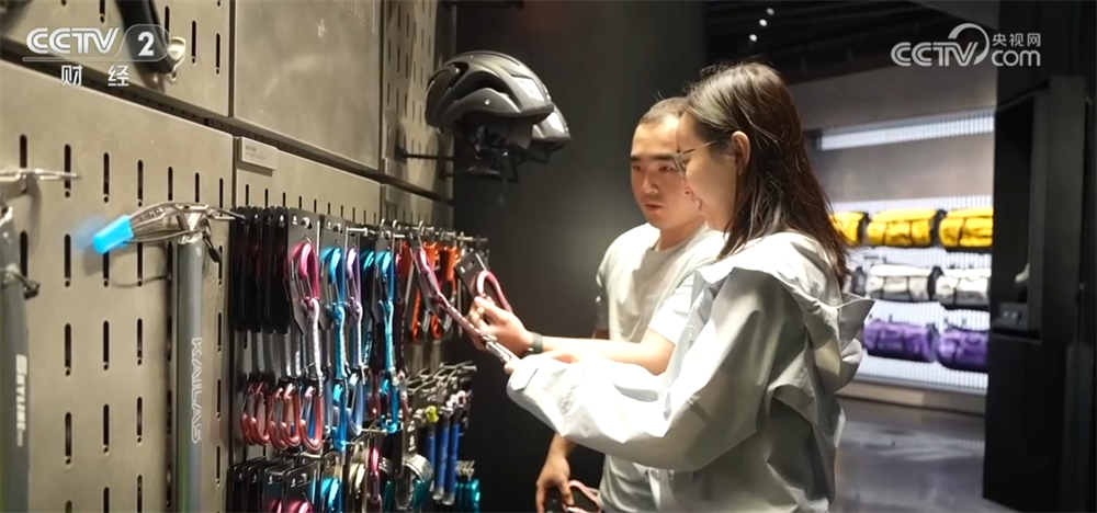 攀岩加速“破圈”激发体育经济新潜力 相关产业借赛登“高”释放活力(图7)