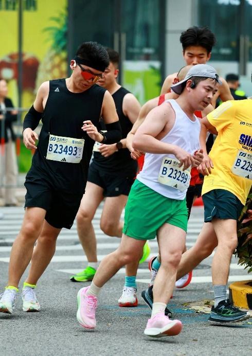 这个马拉松大众一级运动员完赛一场2026届研究生求职长跑(图5)