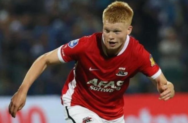 顶级俱乐部关注19岁中场斯米特米兰体育曝转会费预计超4000万欧