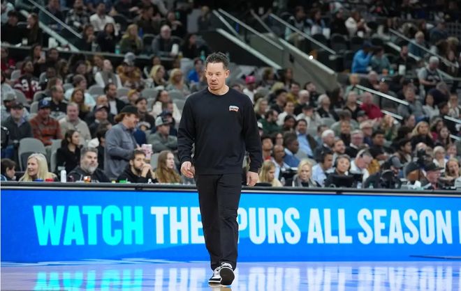 星空NBA体育赛季中期评比：约老师与队友的争夺战！(图6)