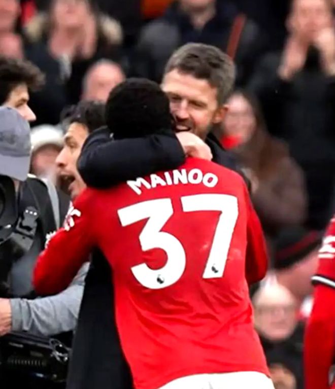 星空：体育星秀20岁梅诺：曼联换帅后的璀璨新星(图1)