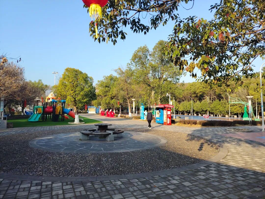 三明沙县龙湖智慧体育公园改造升级全新亮相 春节休闲健身遛娃好去处(图1)