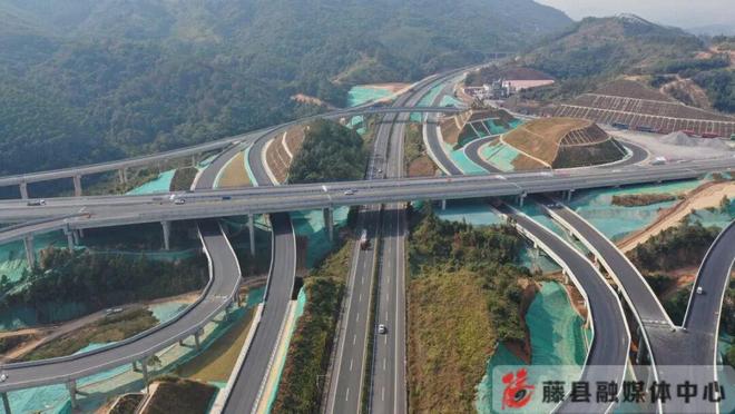 藤县有4个出口！途经藤县的苍容高速今日通车！梧州至玉林车程缩至1小时内(图3)