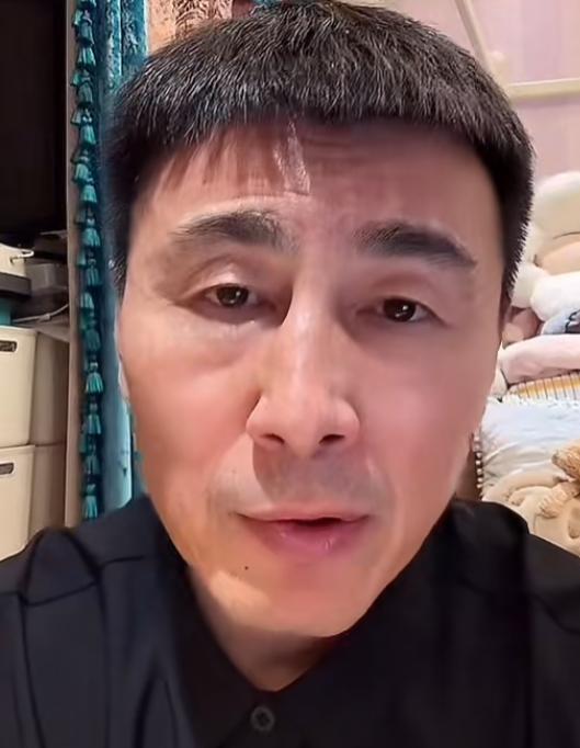 他是前国足队长哥哥是英雄娶海归高材生37岁儿女双全成赢家(图18)