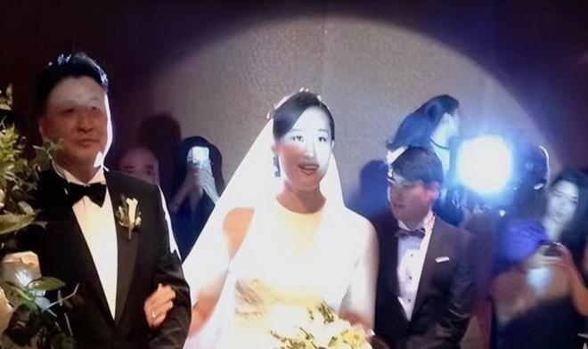 连娶3位徒弟将奥运冠军变主妇毁掉队员前途的他能有多离谱？(图12)