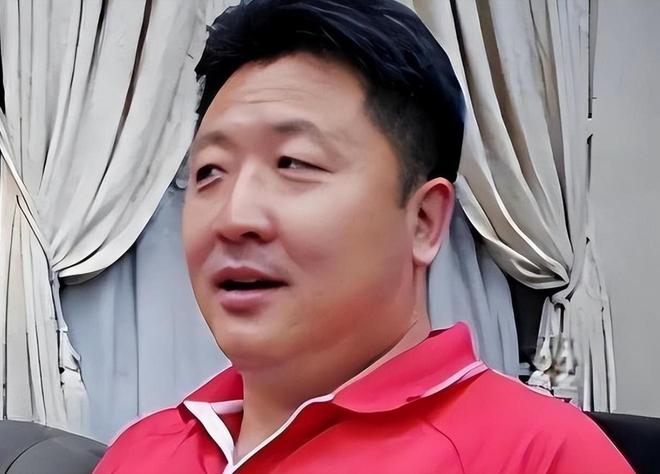 连娶3位徒弟将奥运冠军变主妇毁掉队员前途的他能有多离谱？(图10)