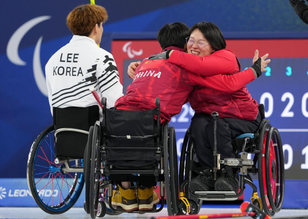 米兰冬残奥会全天综合：中国队夺冬残奥会首枚轮椅冰壶混双金牌(图1)