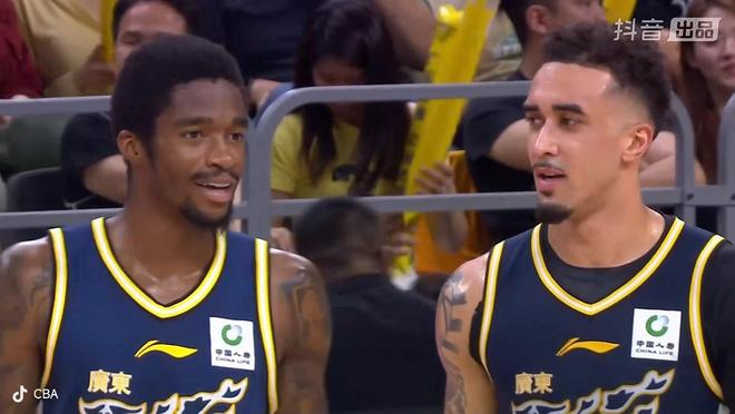 广东大胜广厦！赛后数据一清二楚 不是奎因 赢球最大功臣是他！(图5)