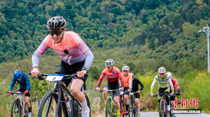 西藏波密易贡乡举办户外三项赛 探索“体育+文旅+生态”融合发展新路径(图1)