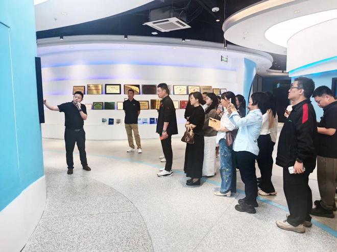 厦门体育产业数据资产政策解读与交流对接会成功举办(图2)